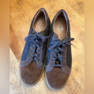 Eleventy - Low-Top Lace Up Suede Sneakers